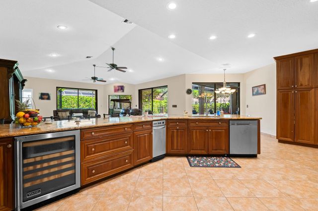 1935 Las Colinas Way, Coral Springs, FL 33071