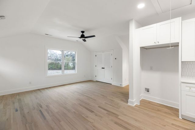 1215 Montgomery Ave, Nashville, TN 37207