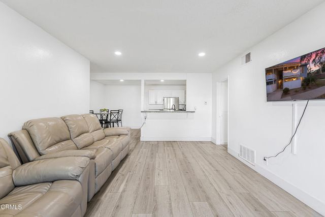 1300 Saratoga Avenue 2308, Ventura, CA 93003