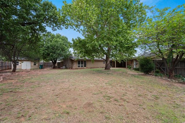 12716 Saint Andrews Drive, Oklahoma City, OK 73120