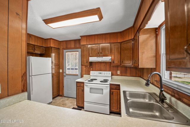 25 Miller Drive, Beaufort, SC 29907