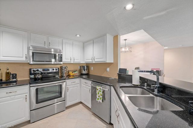 3180 Seasons WAY 915, Estero, FL 33928