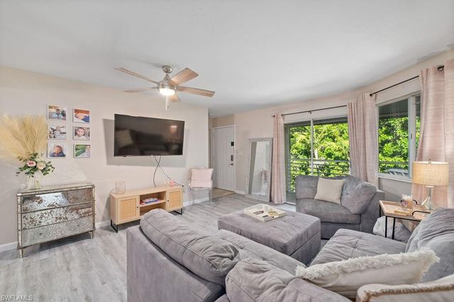 3180 Seasons WAY 915, Estero, FL 33928