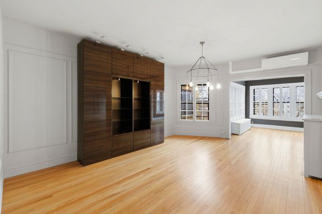 540 Sheridan Road 3, Evanston, IL 60202