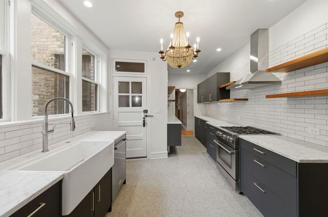 540 Sheridan Road 3, Evanston, IL 60202