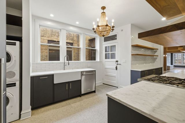 540 Sheridan Road 3, Evanston, IL 60202