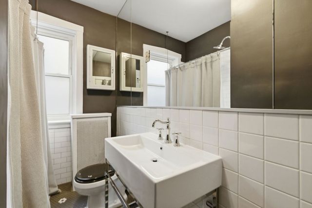 540 Sheridan Road 3, Evanston, IL 60202