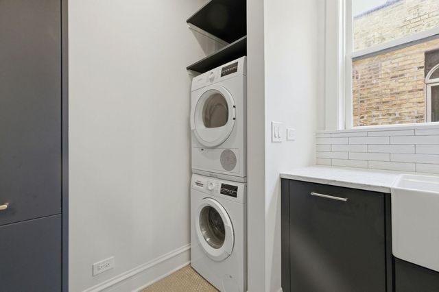 540 Sheridan Road 3, Evanston, IL 60202