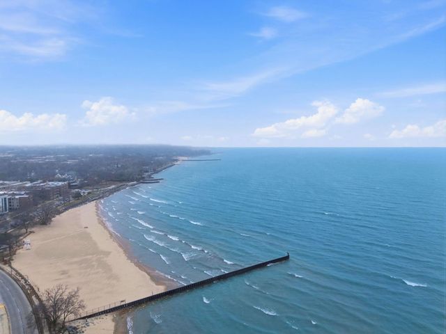 540 Sheridan Road 3, Evanston, IL 60202