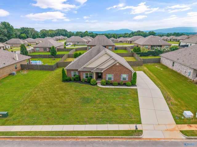 222 Dinner Tree Square, Huntsville, AL 35811
