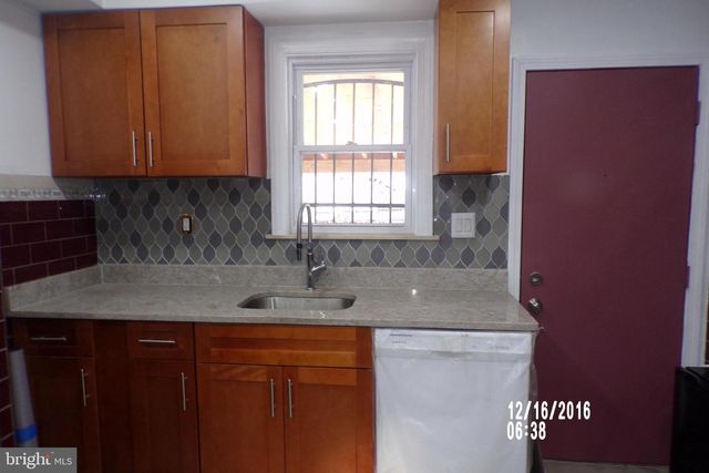 806 PRINCETON AVE, Camden, NJ 08103