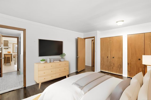 11220 Canterbury Drive, Warren, MI 48093