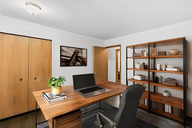 11220 Canterbury Drive, Warren, MI 48093