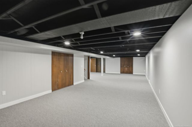 11220 Canterbury Drive, Warren, MI 48093