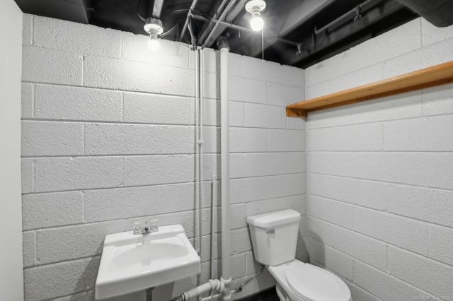 11220 Canterbury Drive, Warren, MI 48093