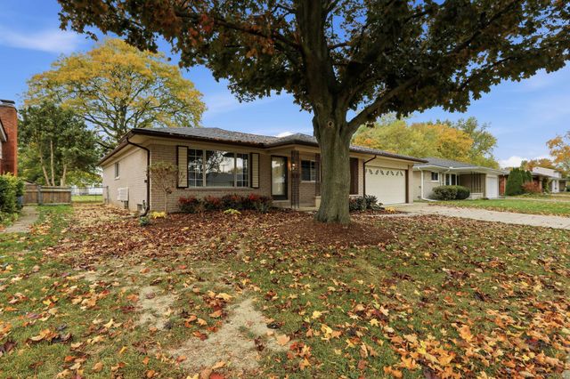 11220 Canterbury Drive, Warren, MI 48093