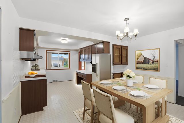 11220 Canterbury Drive, Warren, MI 48093