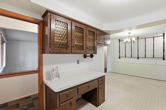 11220 Canterbury Drive, Warren, MI 48093