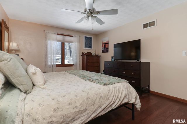 1404 DOWNING Court, Tremont, IL 61568