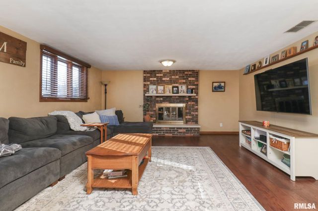 1404 DOWNING Court, Tremont, IL 61568