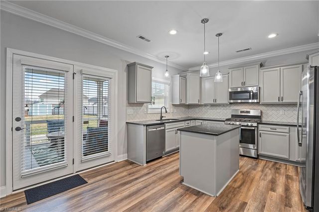 1011 Lavender Lane, Kernersville, NC 27284