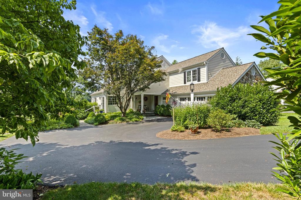 608 LINDSAY CIR, VILLANOVA, PA 19085 — photo 2