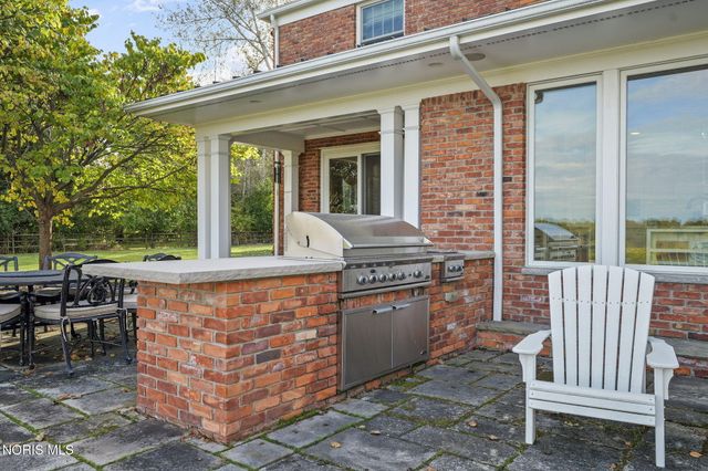 451 E Front Street, Perrysburg, OH 43551