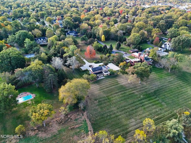 451 E Front Street, Perrysburg, OH 43551