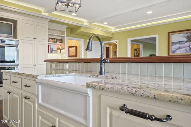 451 E Front Street, Perrysburg, OH 43551