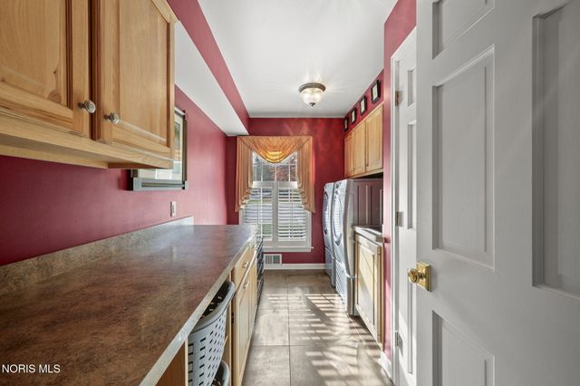 451 E Front Street, Perrysburg, OH 43551