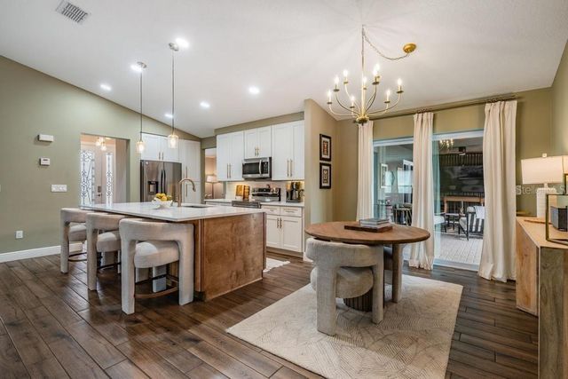 106 1ST AVENUE NE, Lutz, FL 33549