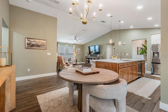 106 1ST AVENUE NE, Lutz, FL 33549