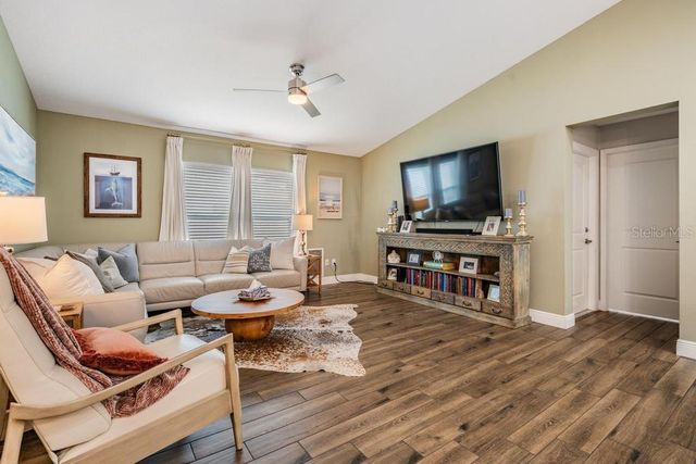 106 1ST AVENUE NE, Lutz, FL 33549