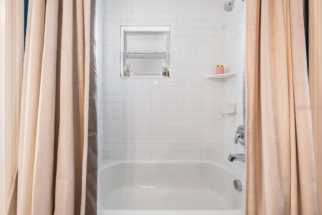 106 1ST AVENUE NE, Lutz, FL 33549