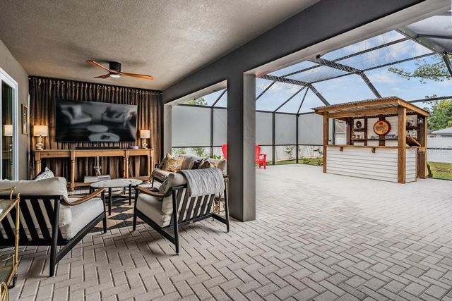 106 1ST AVENUE NE, Lutz, FL 33549