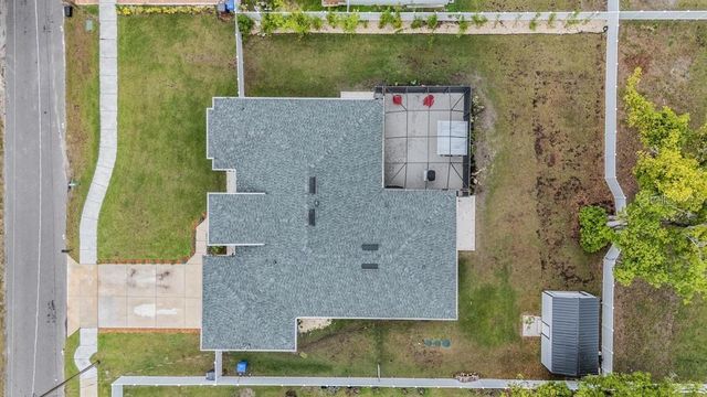 106 1ST AVENUE NE, Lutz, FL 33549