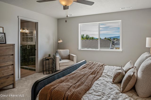 8904 CALIFORNIA ST, Rathdrum, ID 83858