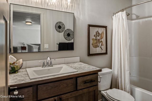 8904 CALIFORNIA ST, Rathdrum, ID 83858