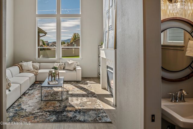 8904 CALIFORNIA ST, Rathdrum, ID 83858