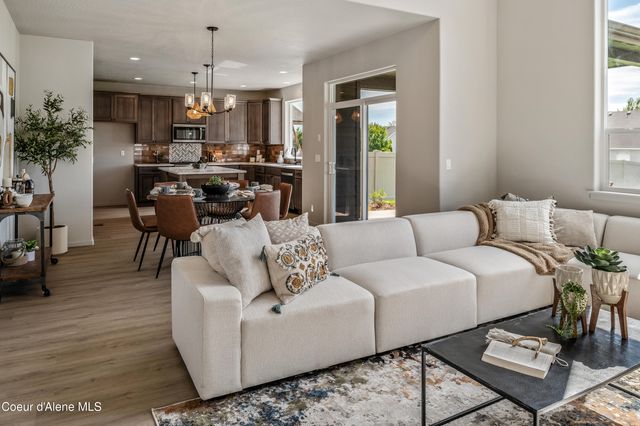 8904 CALIFORNIA ST, Rathdrum, ID 83858