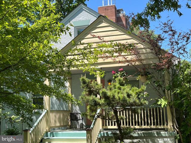9 PINE AVE, Takoma Park, MD 20912
