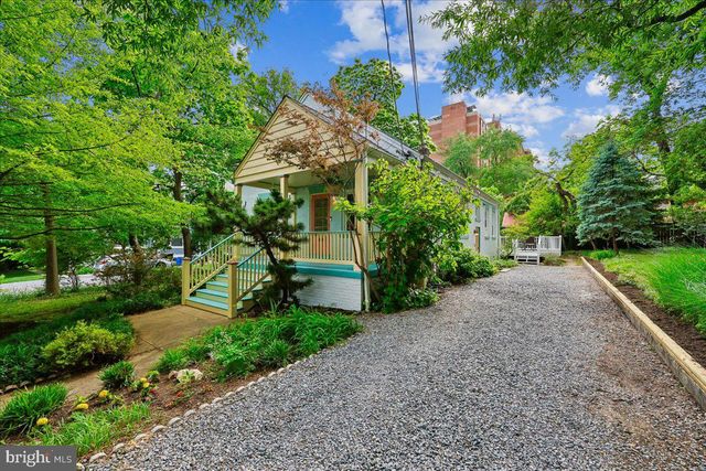 9 PINE AVE, Takoma Park, MD 20912