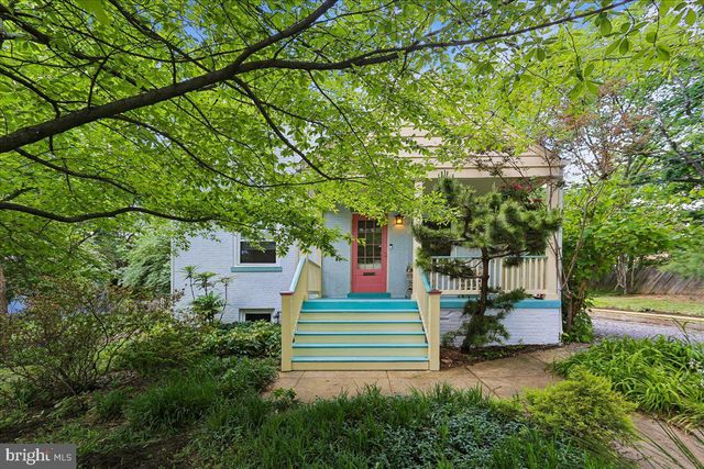 9 PINE AVE, Takoma Park, MD 20912