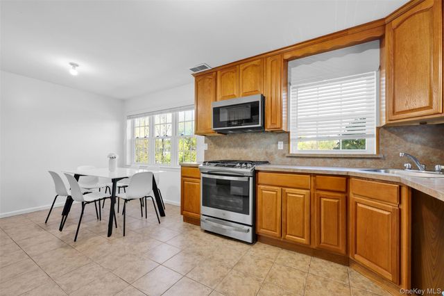 8 Elm Street 211, Spring Valley, NY 10977
