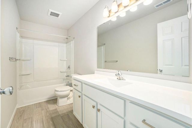 18342 Loganwood Trail, Pennfield Twp, MI 49014