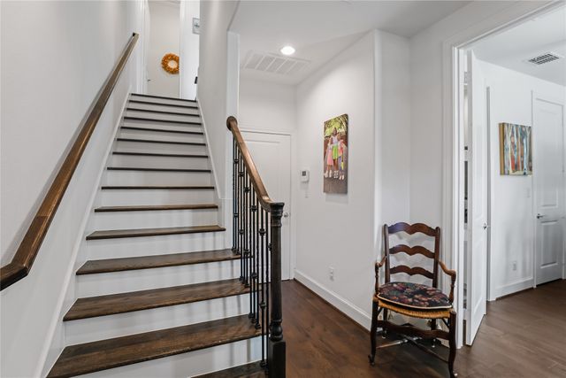 7333 Valley View Lane 607, Dallas, TX 75240