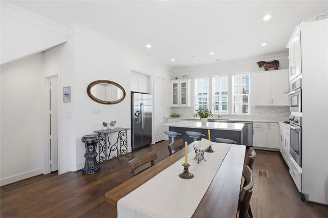 7333 Valley View Lane 607, Dallas, TX 75240