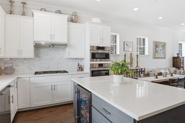 7333 Valley View Lane 607, Dallas, TX 75240