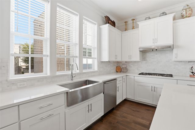 7333 Valley View Lane 607, Dallas, TX 75240