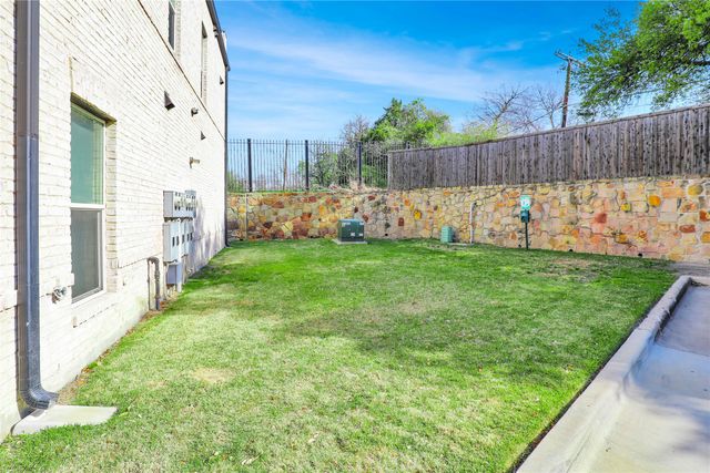 7333 Valley View Lane 607, Dallas, TX 75240